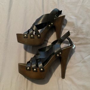 Steve Madden Wooden Platform Sandal